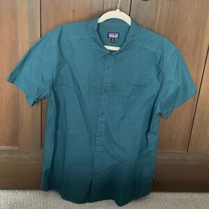 Patagonia Men's Teal Button Down Shirt